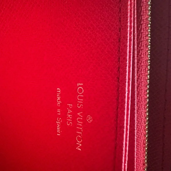 Authentic LV Zippy wallet. Limited holiday edition. - Picture 7 of 13